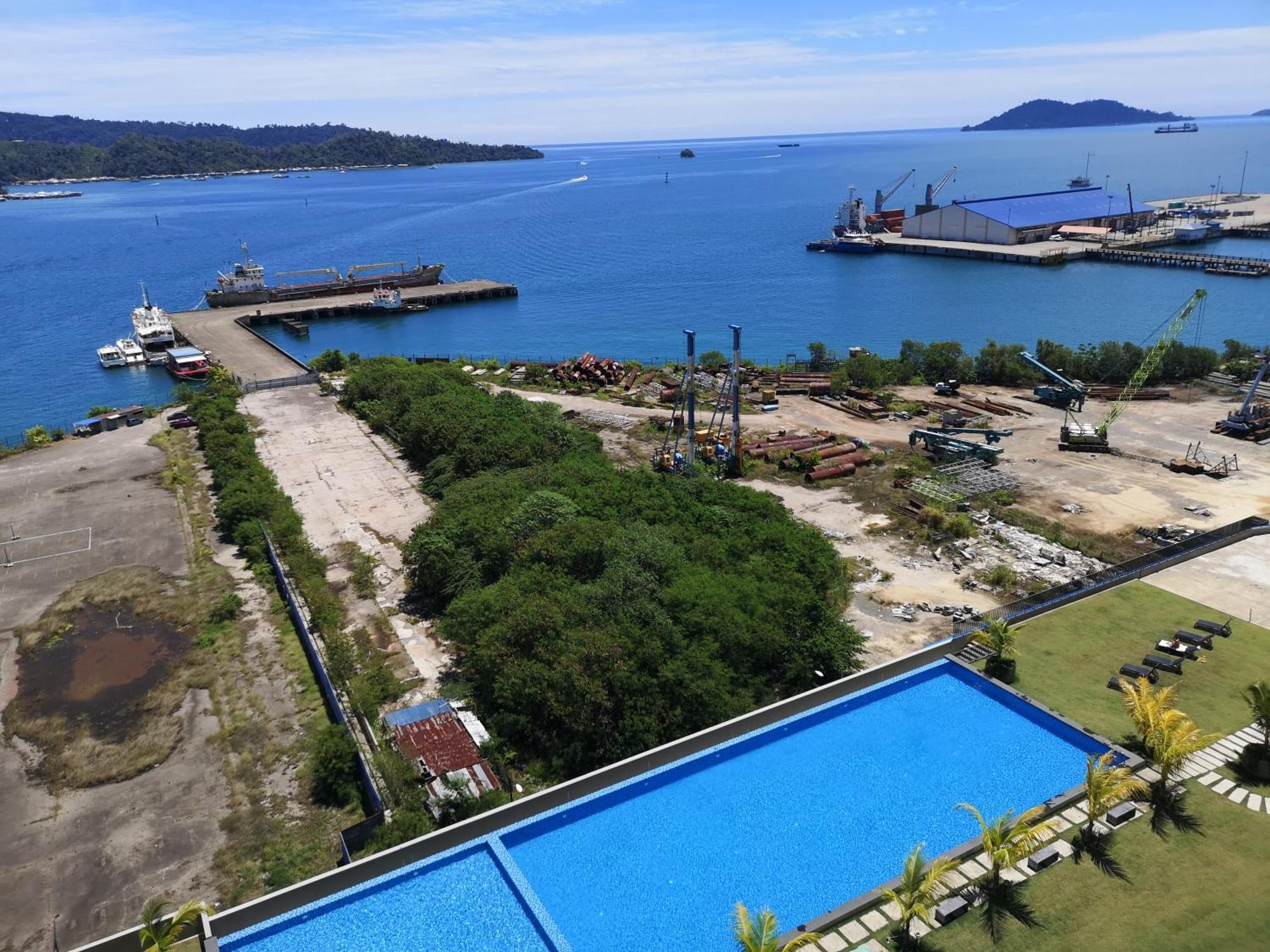 Apartment Upper Floor View With Jesselton Quay Near Suria Sabah & Jesselton Point *