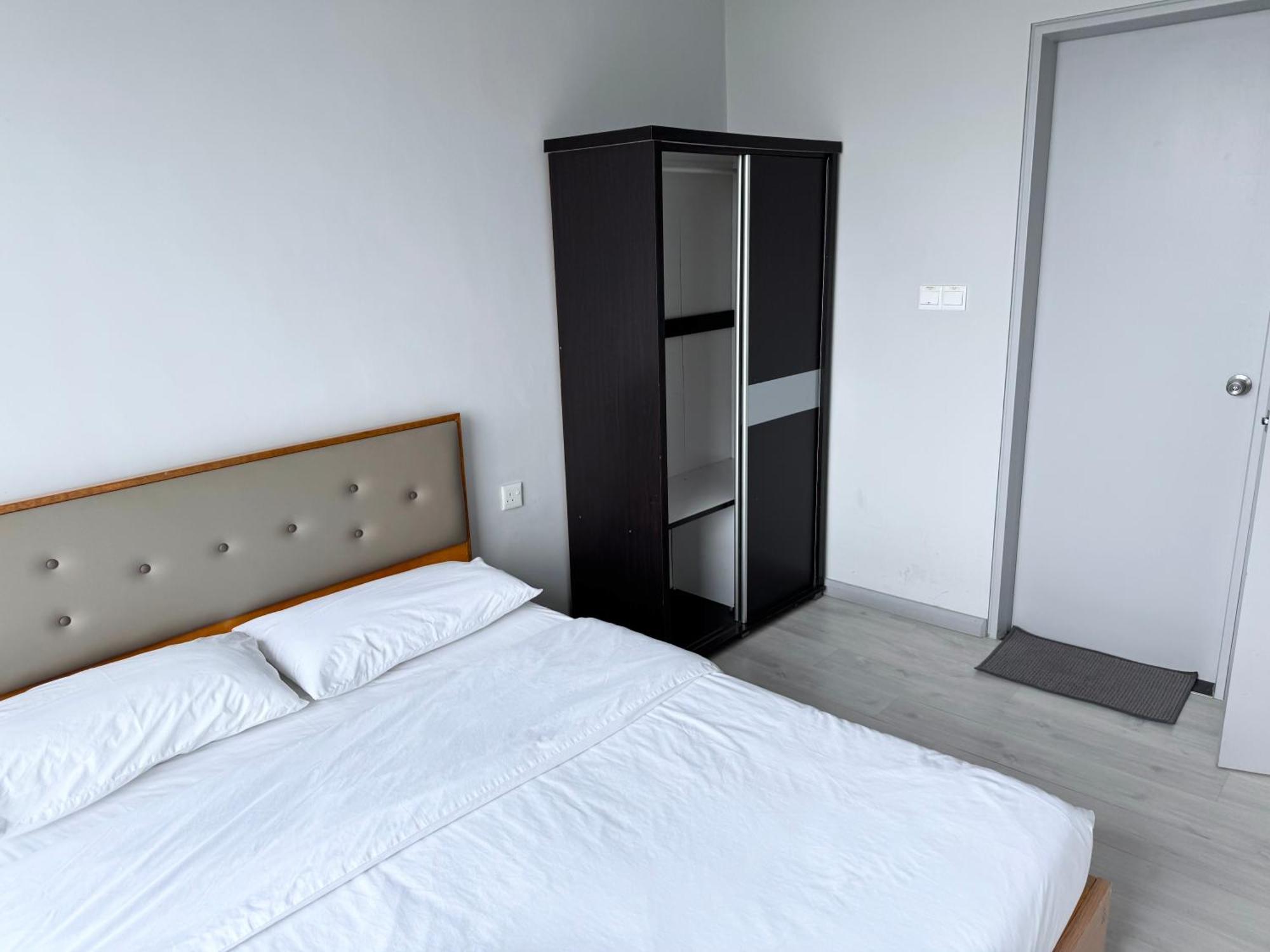 Apartment Upper Floor View With Jesselton Quay Near Suria Sabah & Jesselton Point