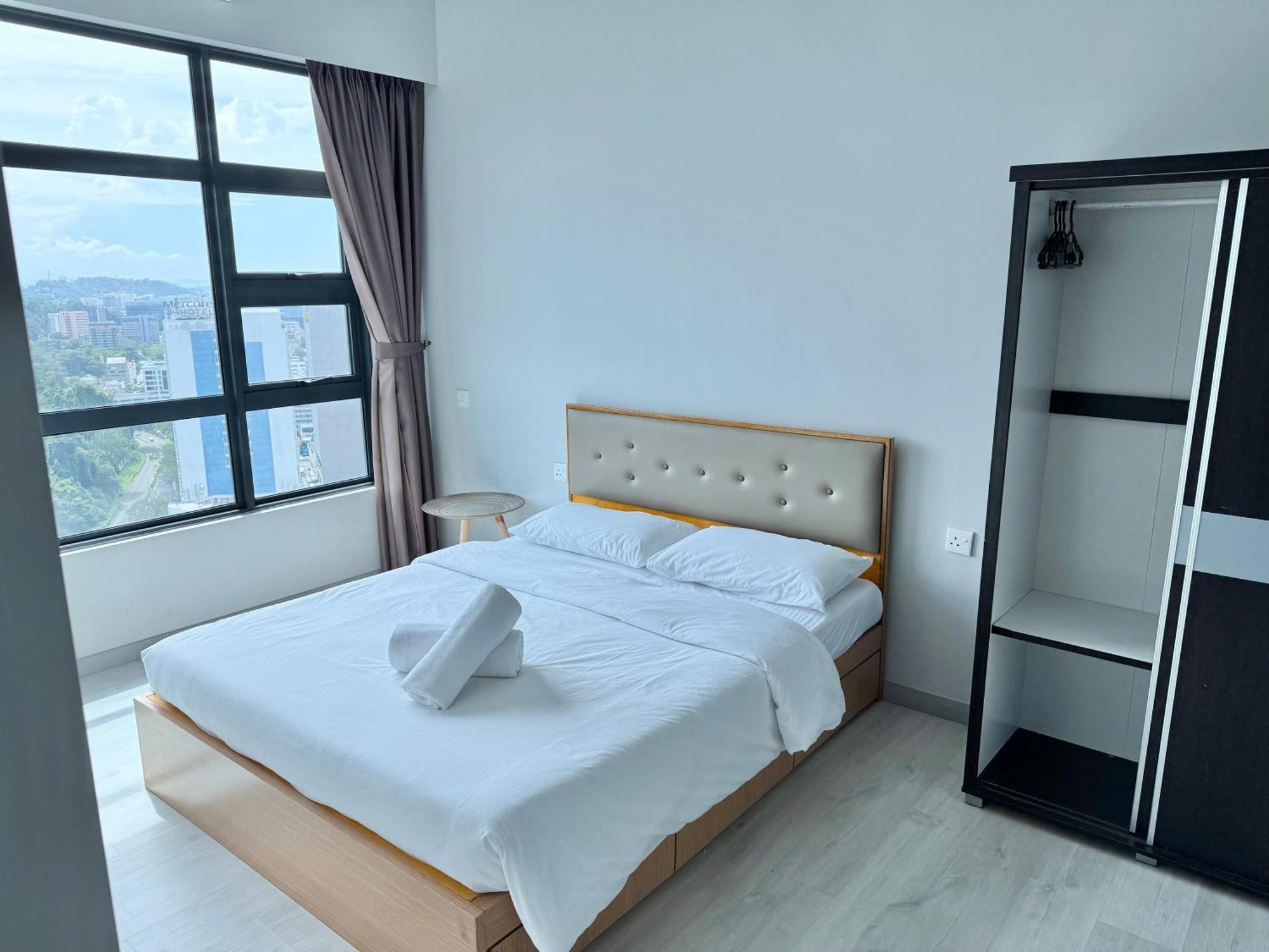 Upper Floor View With Jesselton Quay Near Suria Sabah & Jesselton Point Apartment *